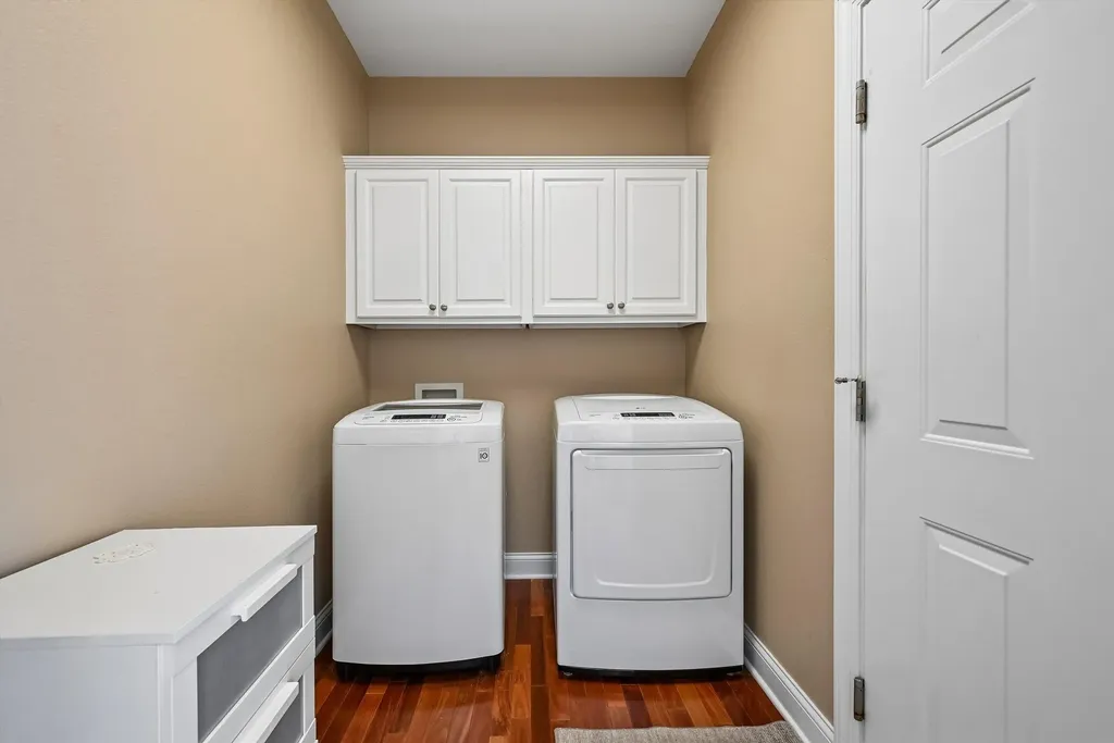 156 Augusta Circle Waverly IA 50677