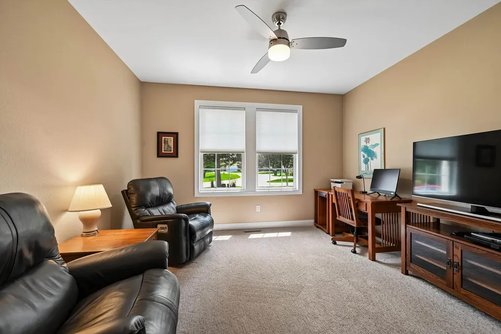 156 Augusta Circle Waverly IA 50677
