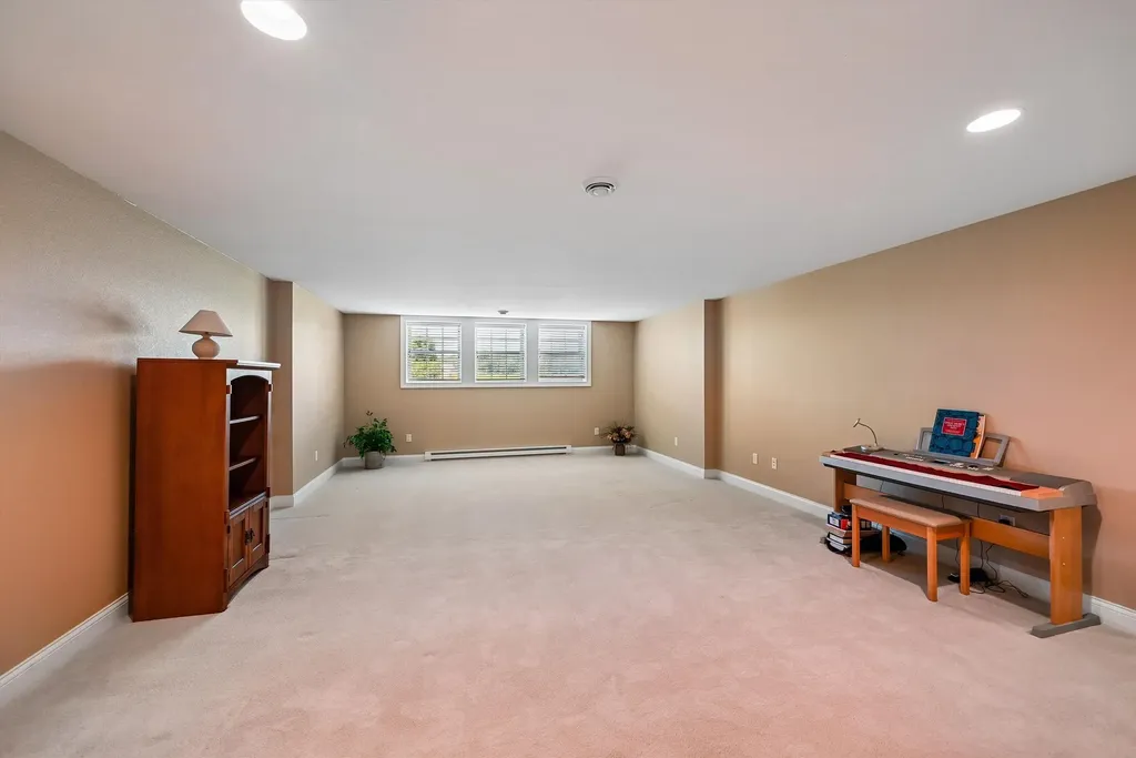 156 Augusta Circle Waverly IA 50677