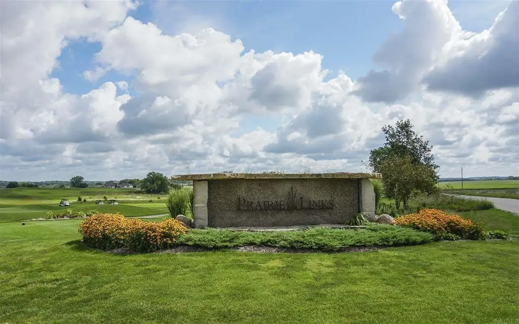 156 Augusta Circle Waverly IA 50677