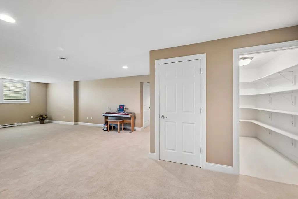 156 Augusta Circle Waverly IA 50677