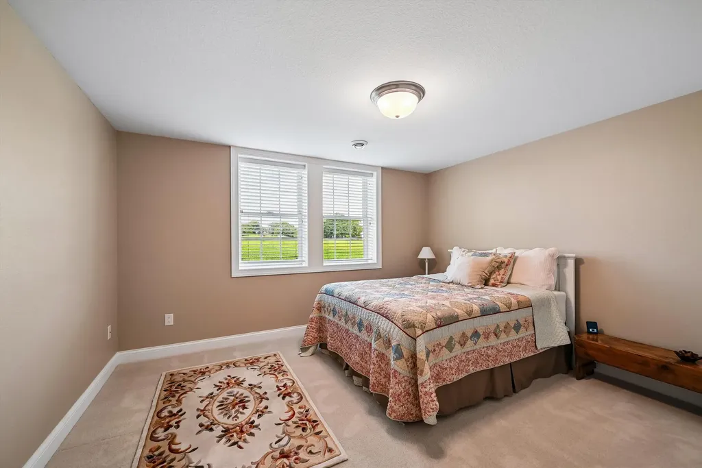 156 Augusta Circle Waverly IA 50677