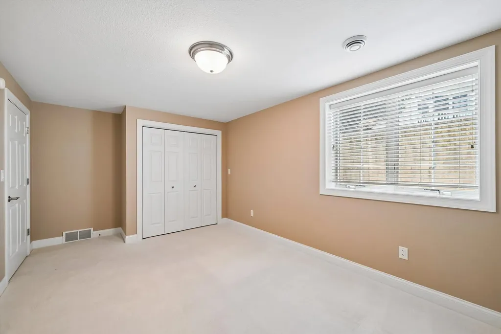 156 Augusta Circle Waverly IA 50677