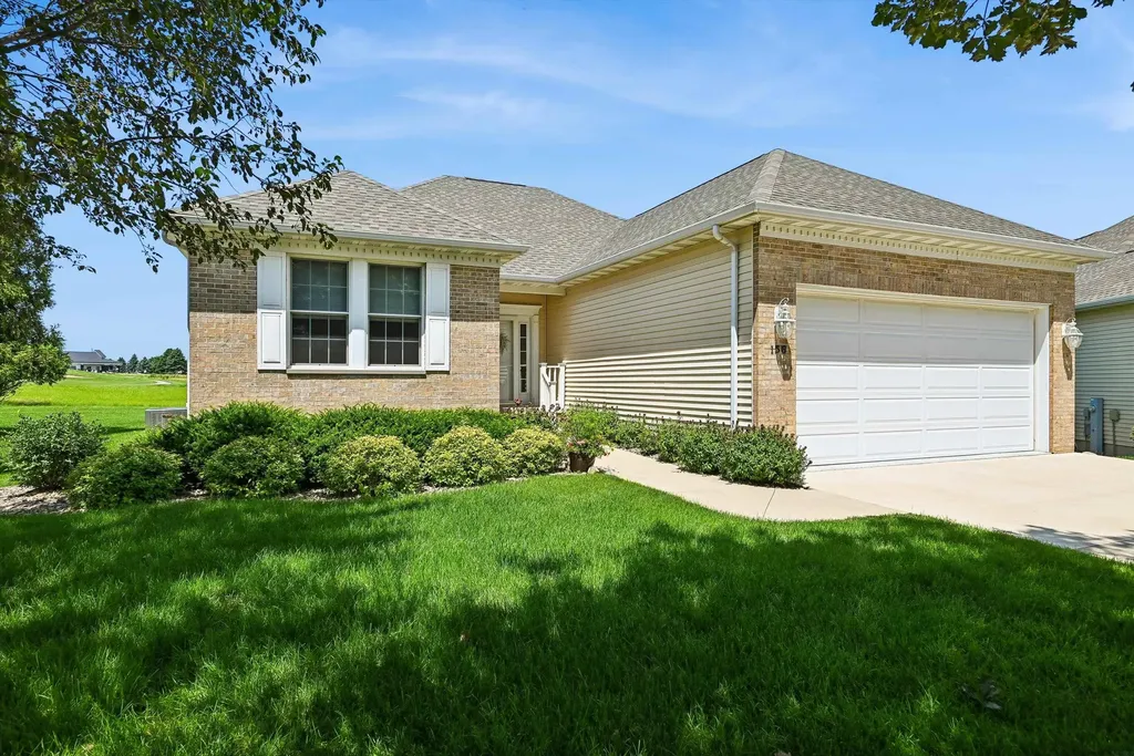 156 Augusta Circle Waverly IA 50677