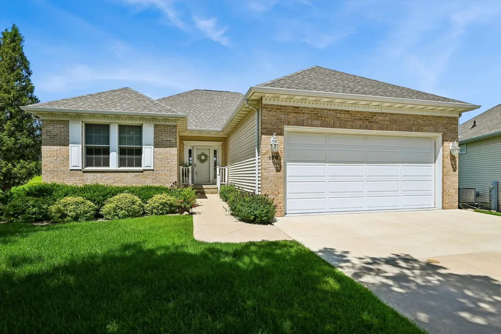 156 Augusta Circle Waverly IA 50677