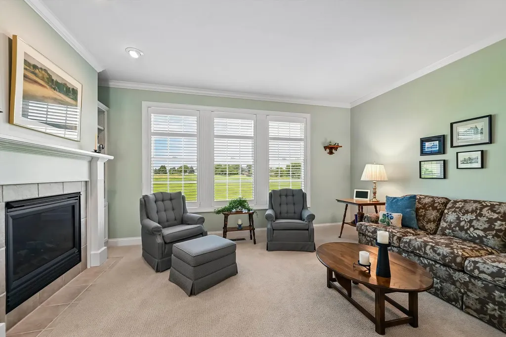 156 Augusta Circle Waverly IA 50677