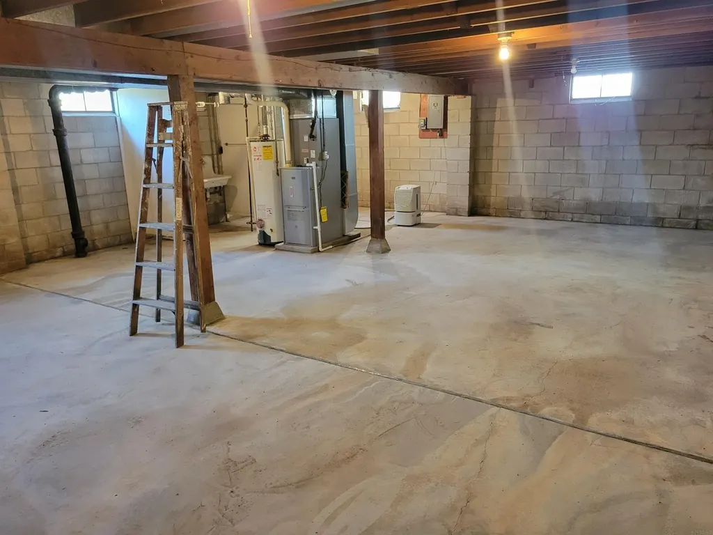 817 E Butler Street Manchester IA 52057