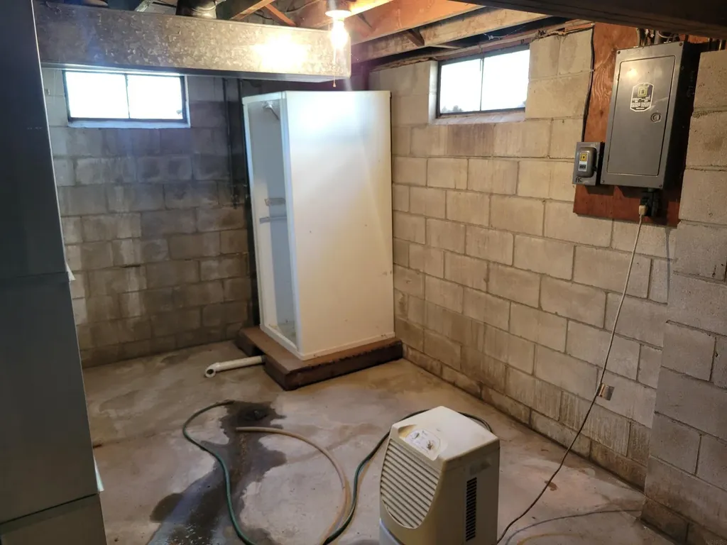 817 E Butler Street Manchester IA 52057