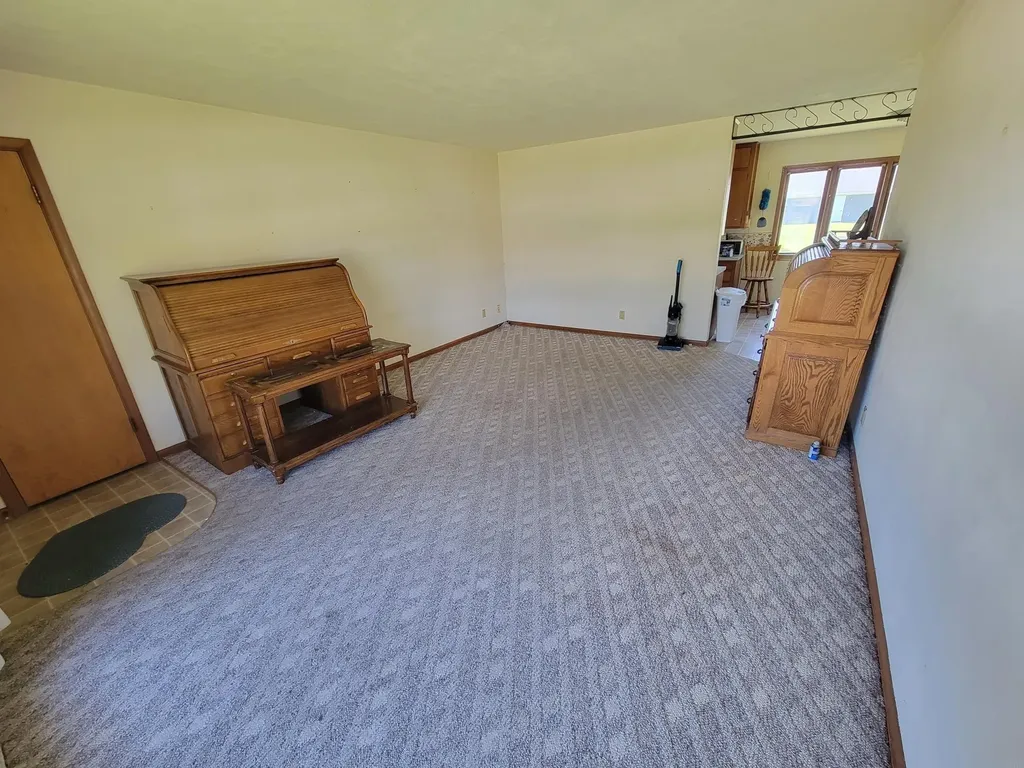 817 E Butler Street Manchester IA 52057