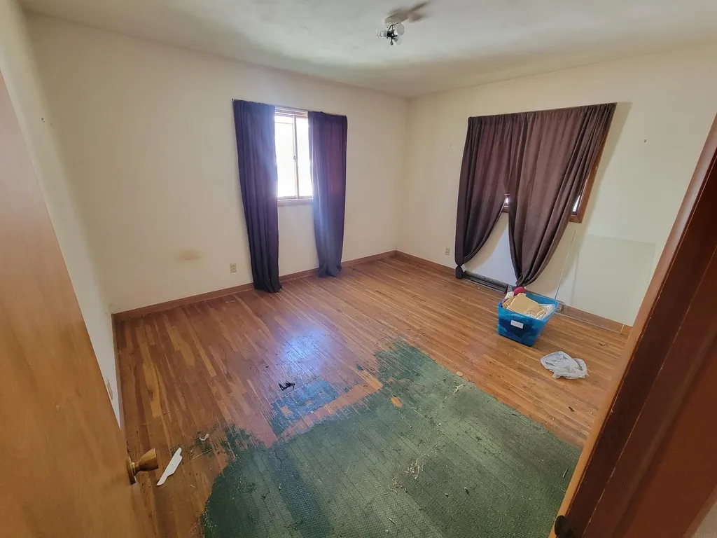817 E Butler Street Manchester IA 52057