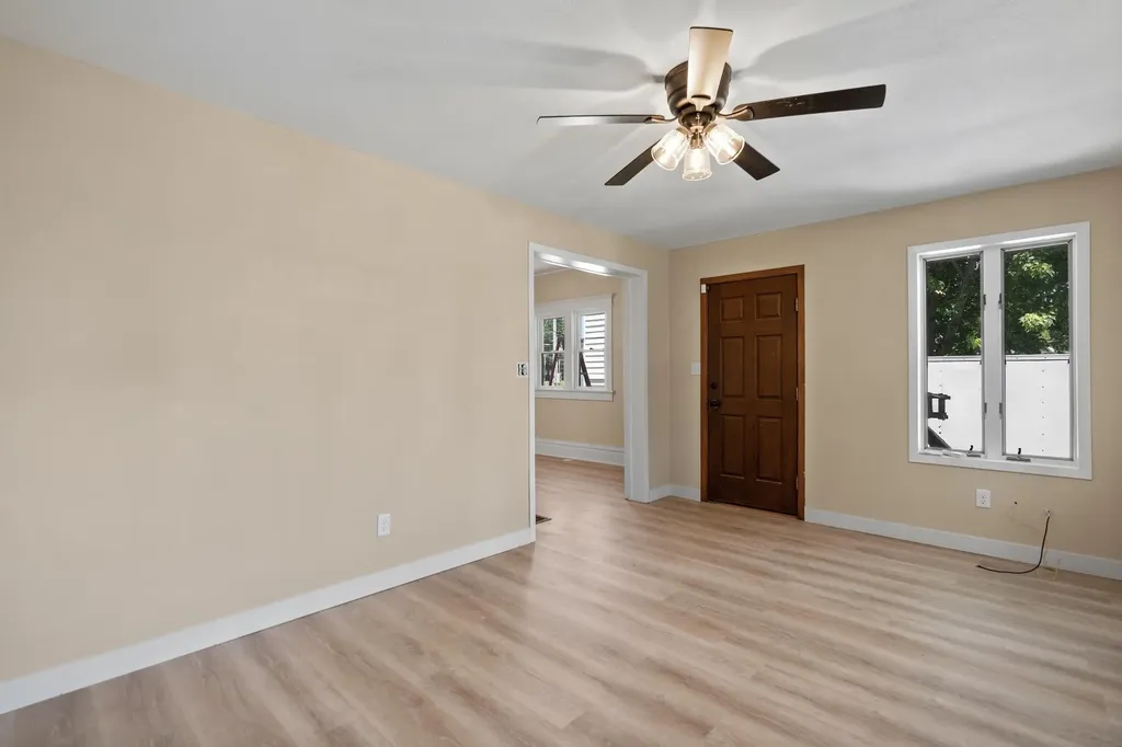 609 Baltimore Street Waterloo IA 50701