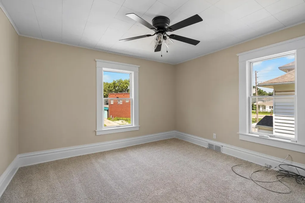 609 Baltimore Street Waterloo IA 50701