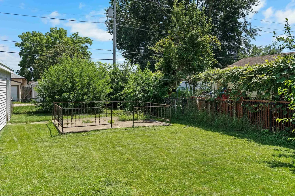 609 Baltimore Street Waterloo IA 50701