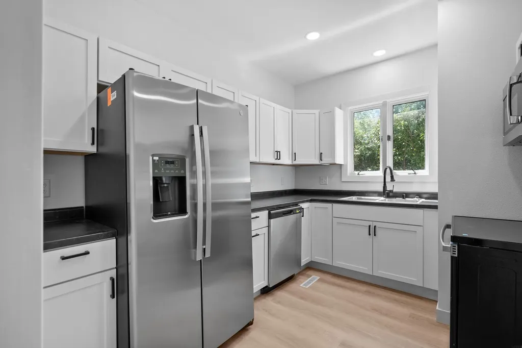 609 Baltimore Street Waterloo IA 50701