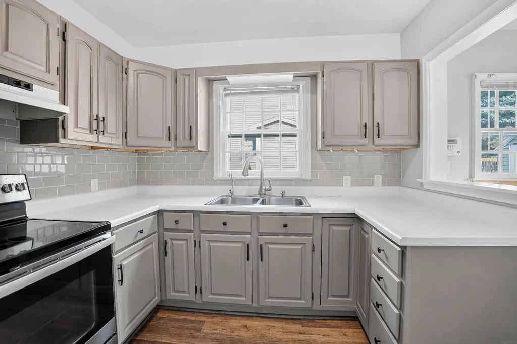 135 Byron Avenue Waterloo IA 50702