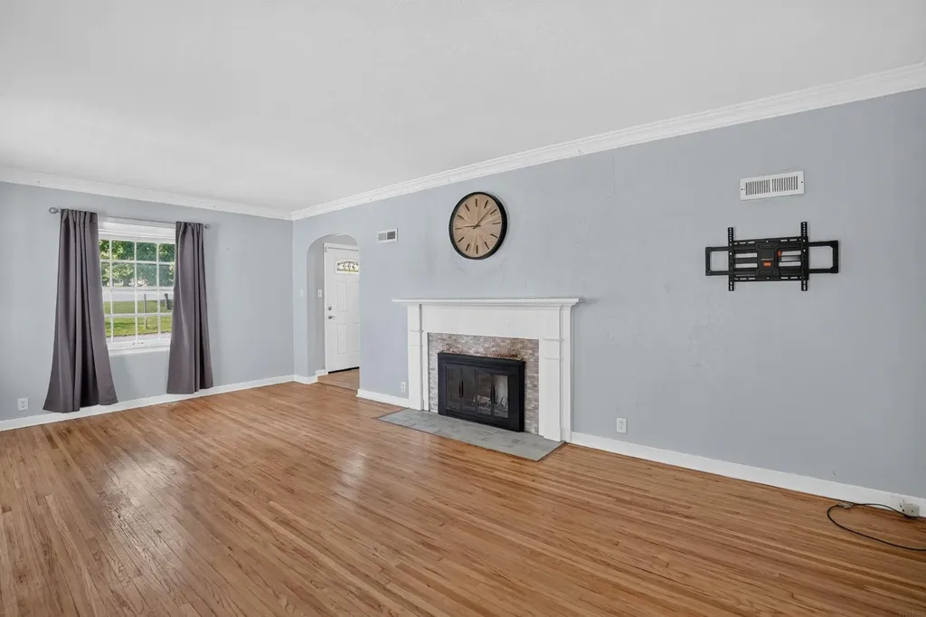 135 Byron Avenue Waterloo IA 50702