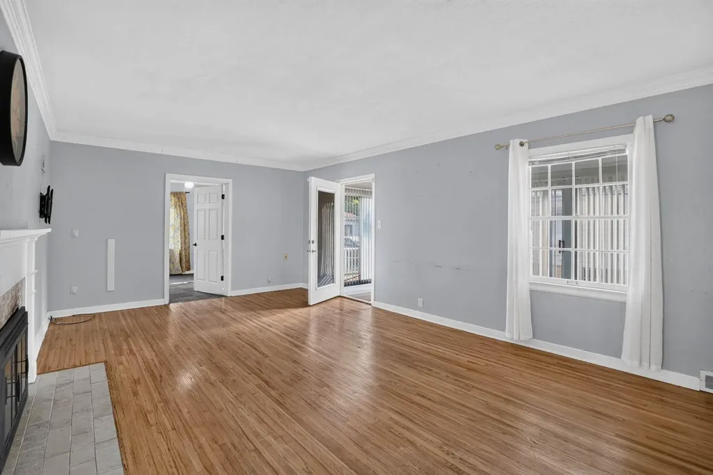 135 Byron Avenue Waterloo IA 50702