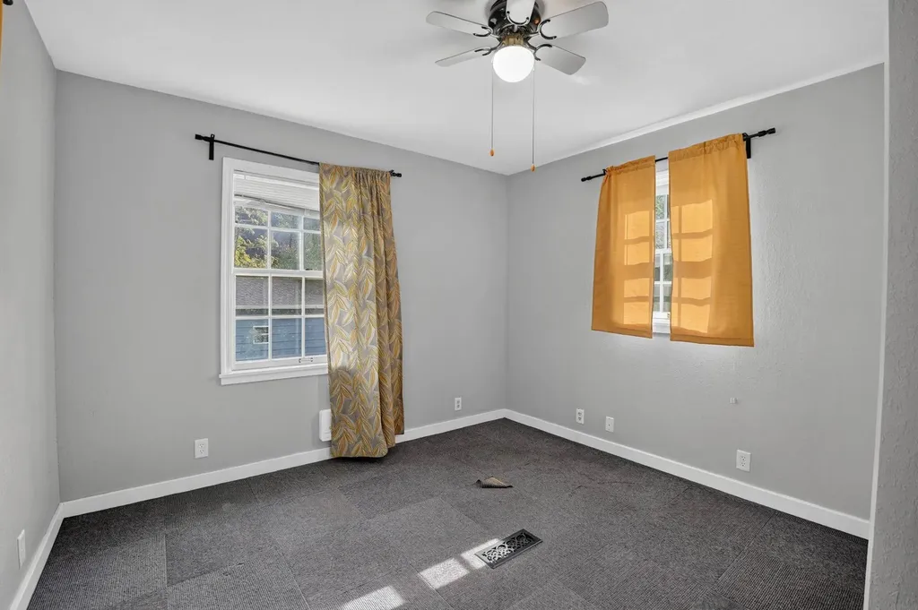 135 Byron Avenue Waterloo IA 50702