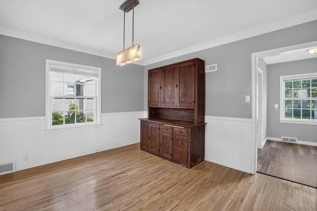 135 Byron Avenue Waterloo IA 50702
