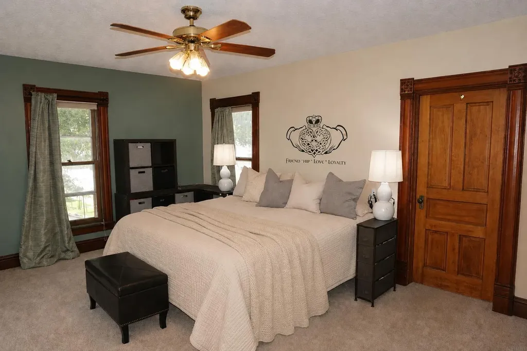 502 4th Street SW Waverly IA 50677