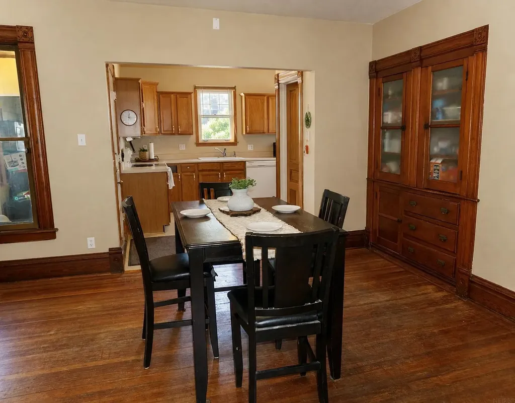 502 4th Street SW Waverly IA 50677