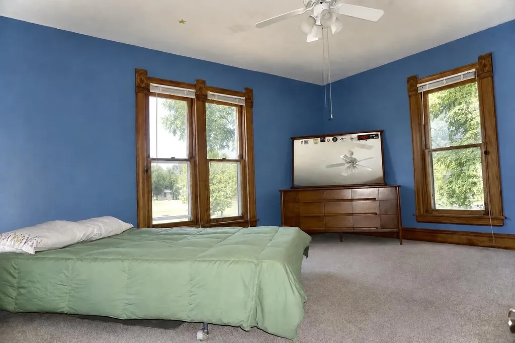 502 4th Street SW Waverly IA 50677