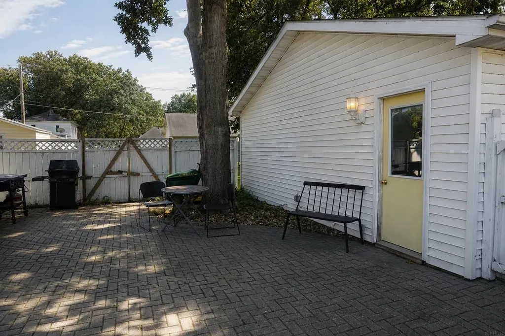 502 4th Street SW Waverly IA 50677
