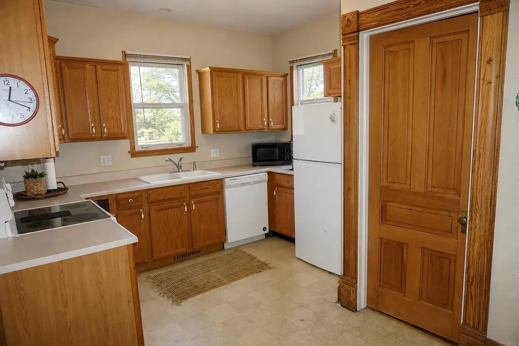 502 4th Street SW Waverly IA 50677