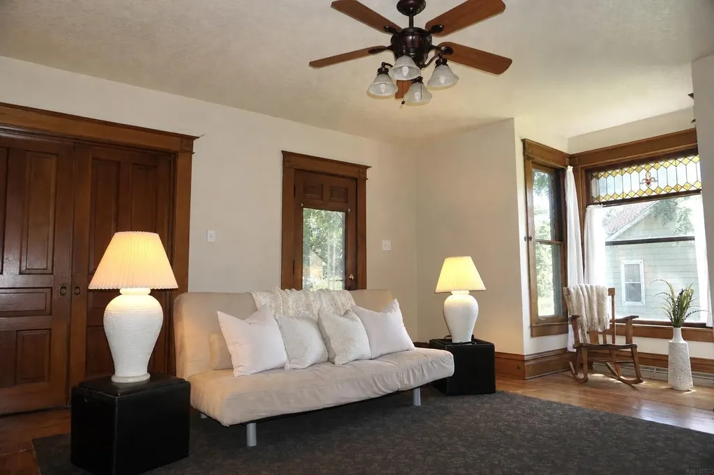 502 4th Street SW Waverly IA 50677