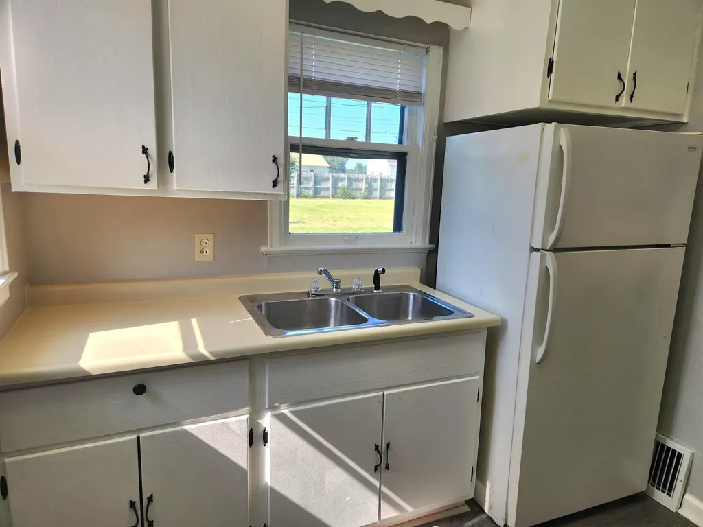 415 Charles Street Waterloo IA 50701