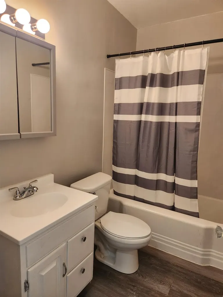 415 Charles Street Waterloo IA 50701
