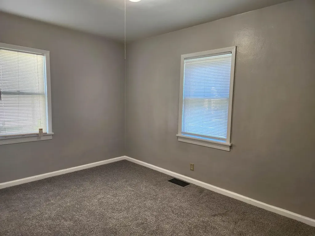 415 Charles Street Waterloo IA 50701