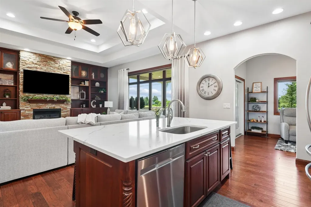 1711 Greenhill Drive Cedar Falls IA 50613