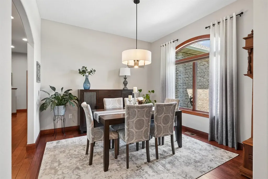 1711 Greenhill Drive Cedar Falls IA 50613