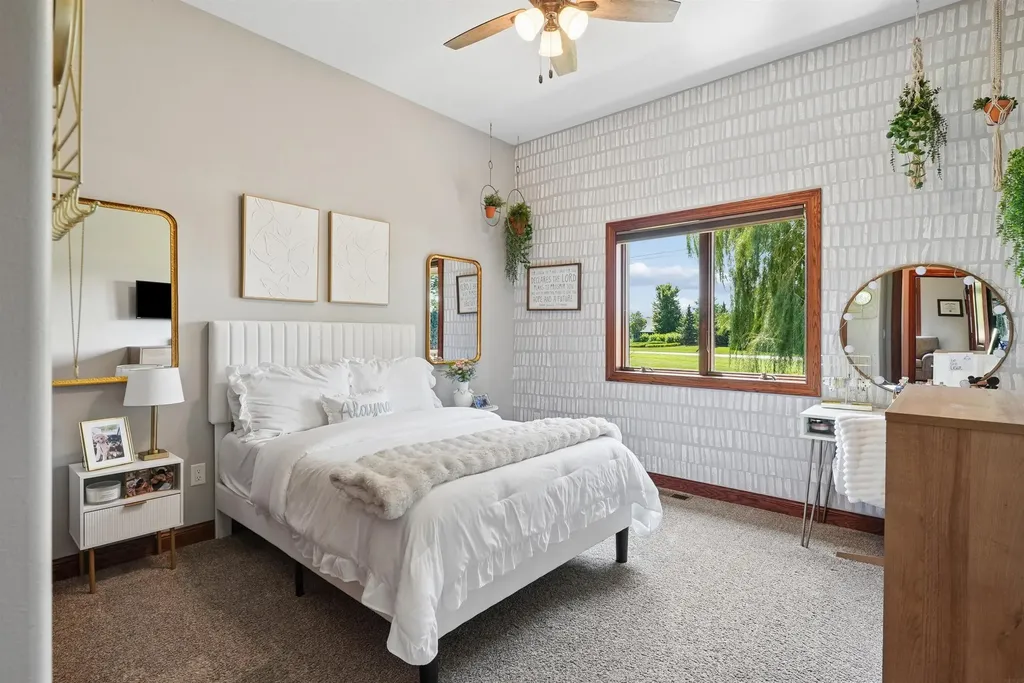 1711 Greenhill Drive Cedar Falls IA 50613