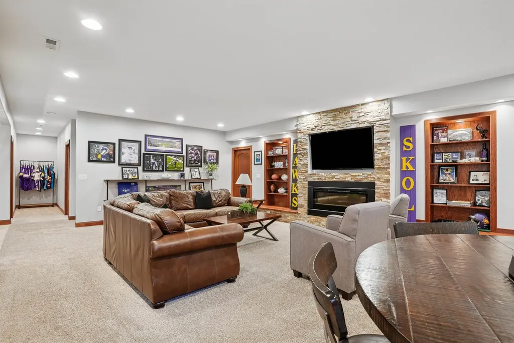 1711 Greenhill Drive Cedar Falls IA 50613