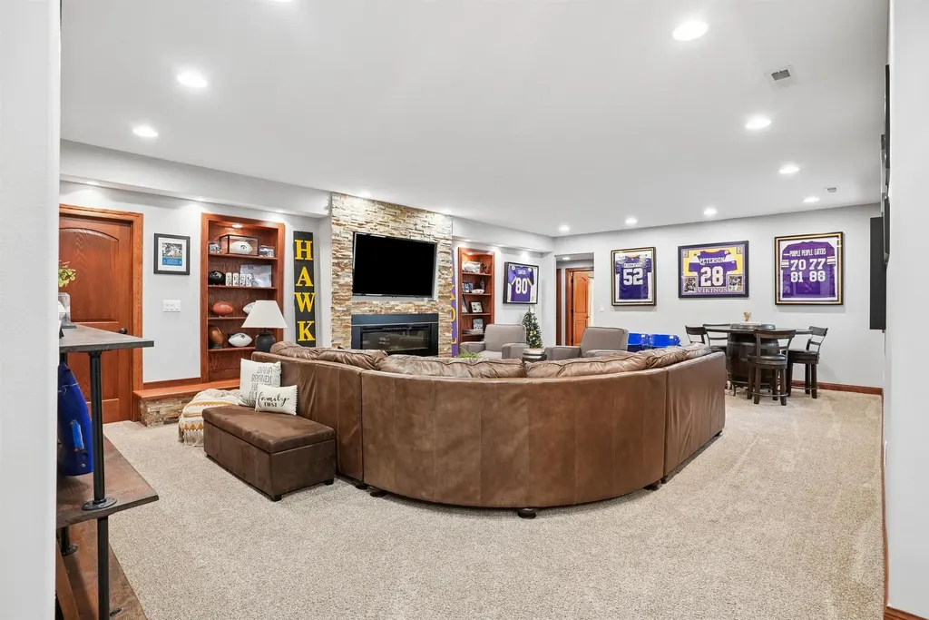 1711 Greenhill Drive Cedar Falls IA 50613
