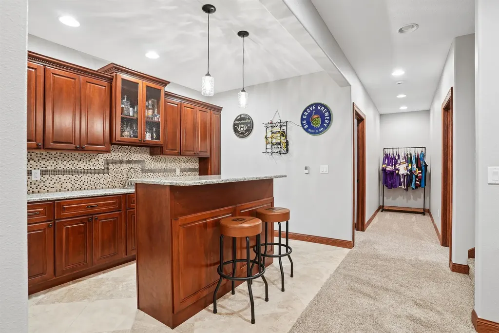 1711 Greenhill Drive Cedar Falls IA 50613