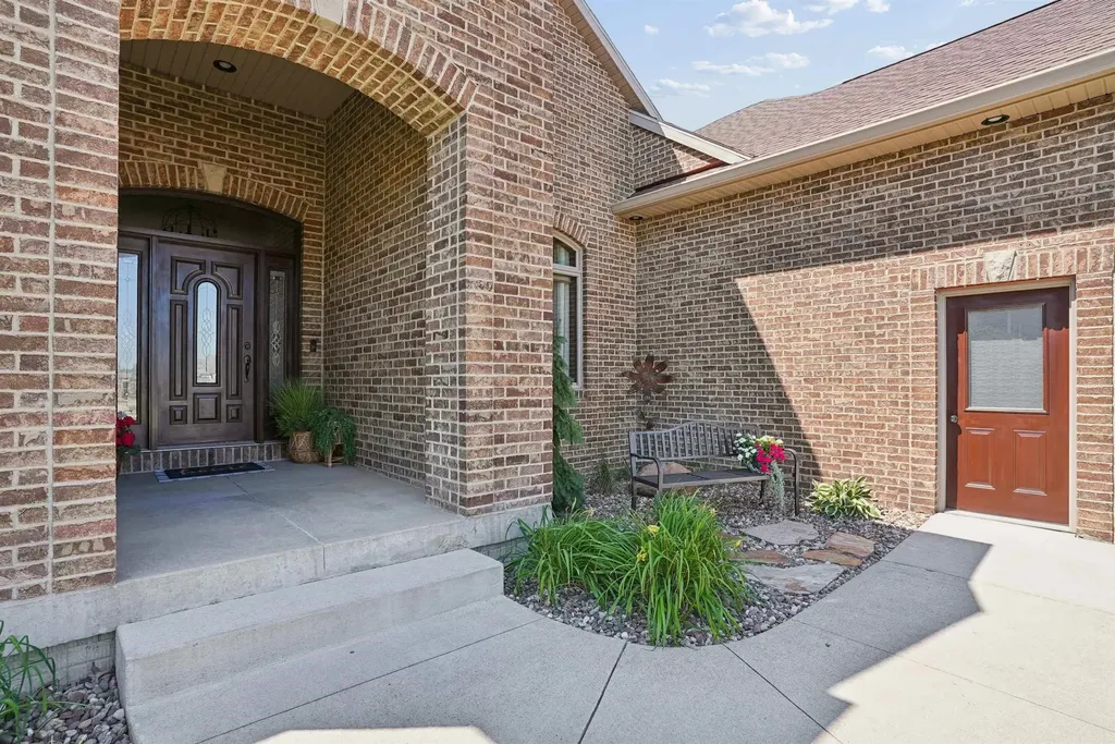 1711 Greenhill Drive Cedar Falls IA 50613