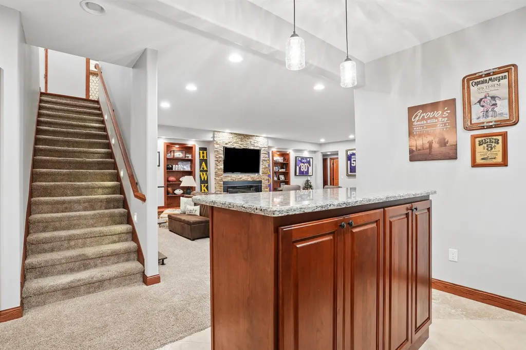 1711 Greenhill Drive Cedar Falls IA 50613