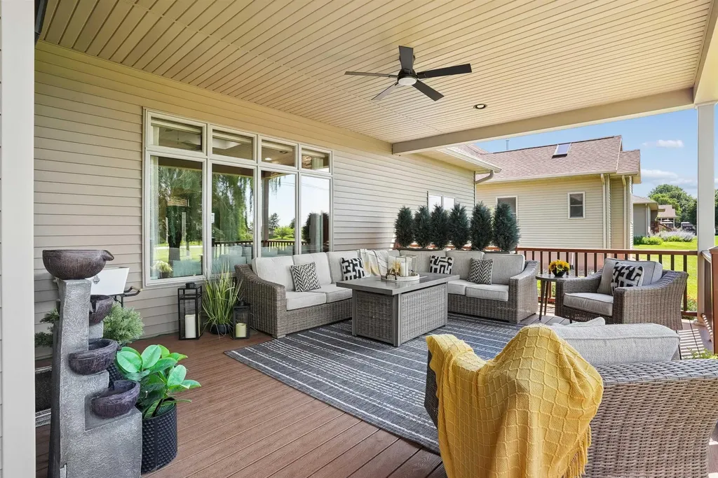 1711 Greenhill Drive Cedar Falls IA 50613