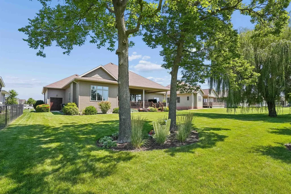 1711 Greenhill Drive Cedar Falls IA 50613