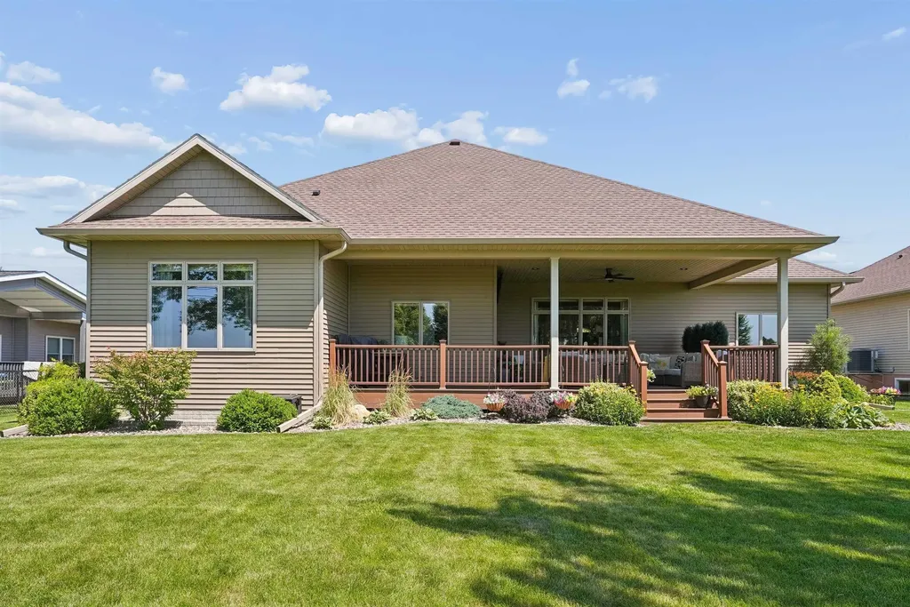 1711 Greenhill Drive Cedar Falls IA 50613