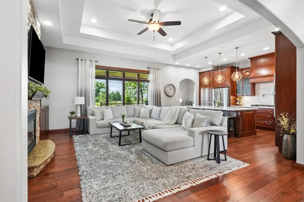 1711 Greenhill Drive Cedar Falls IA 50613