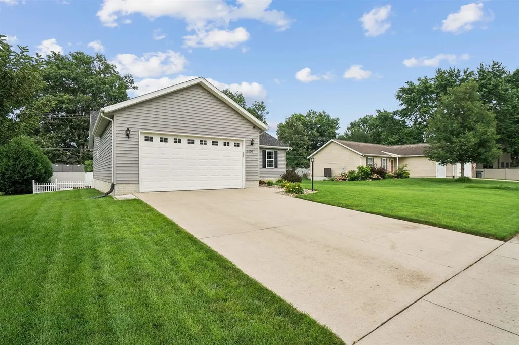 1409 Springbrook Drive Cedar Falls IA 50613