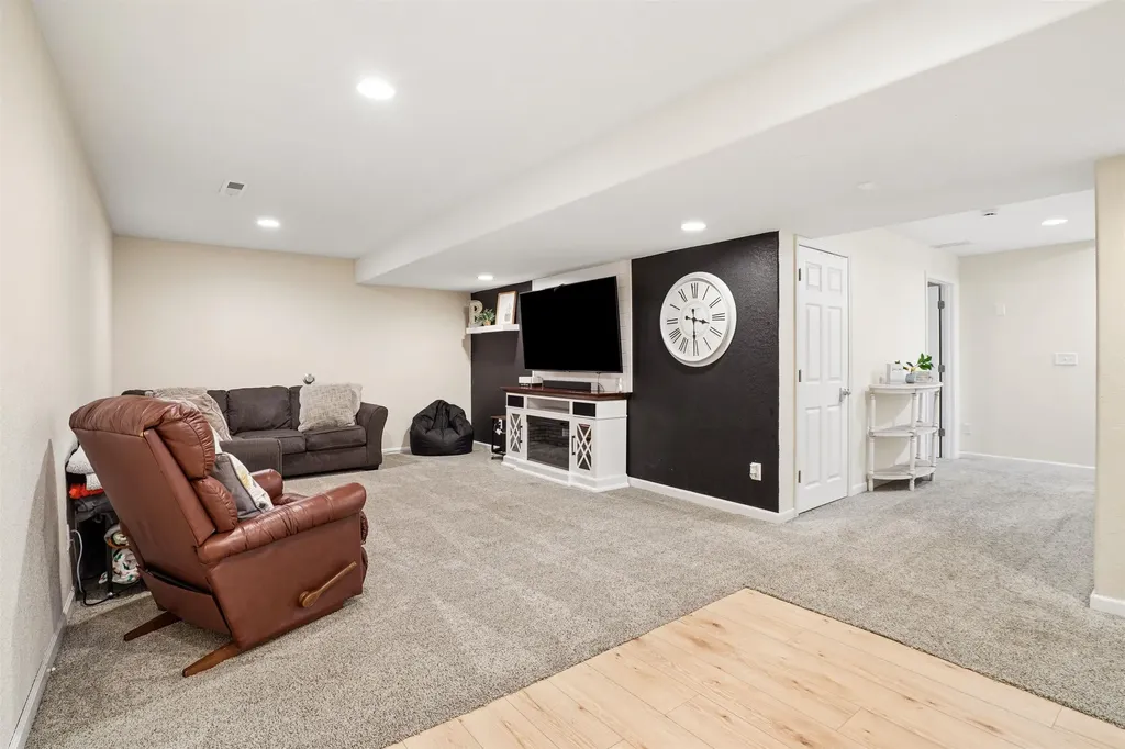 1409 Springbrook Drive Cedar Falls IA 50613