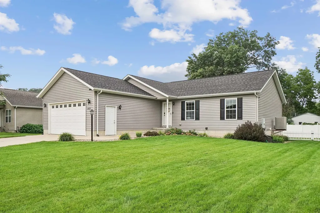 1409 Springbrook Drive Cedar Falls IA 50613