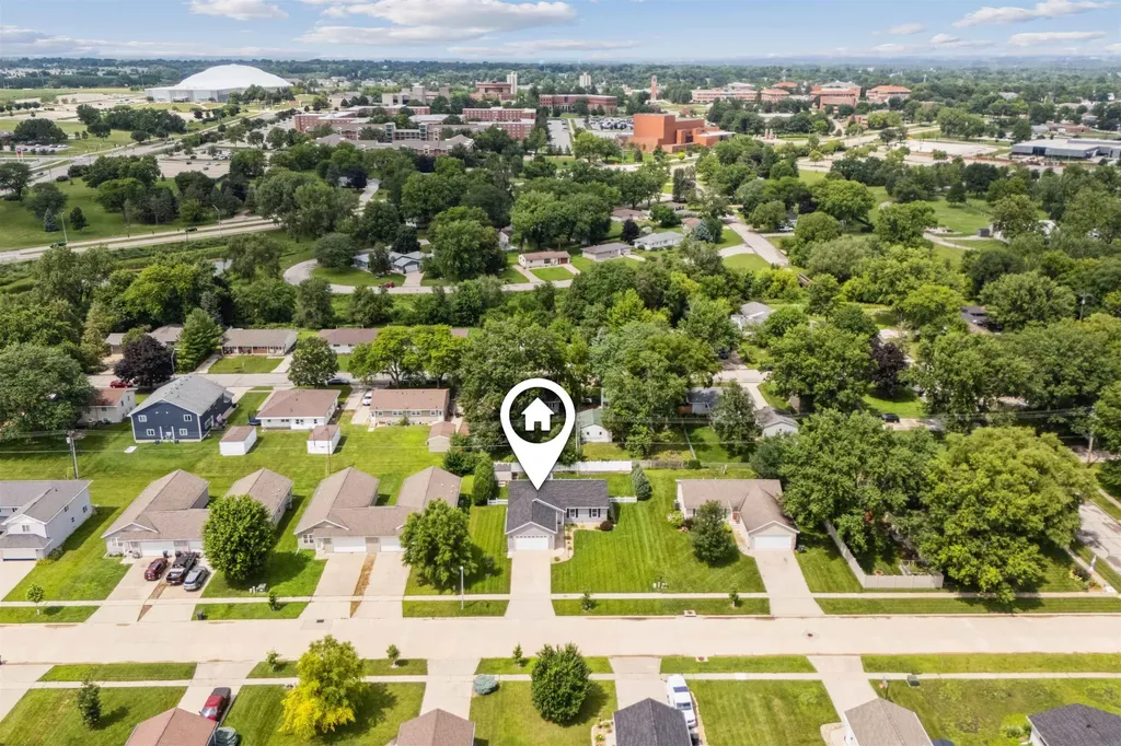 1409 Springbrook Drive Cedar Falls IA 50613