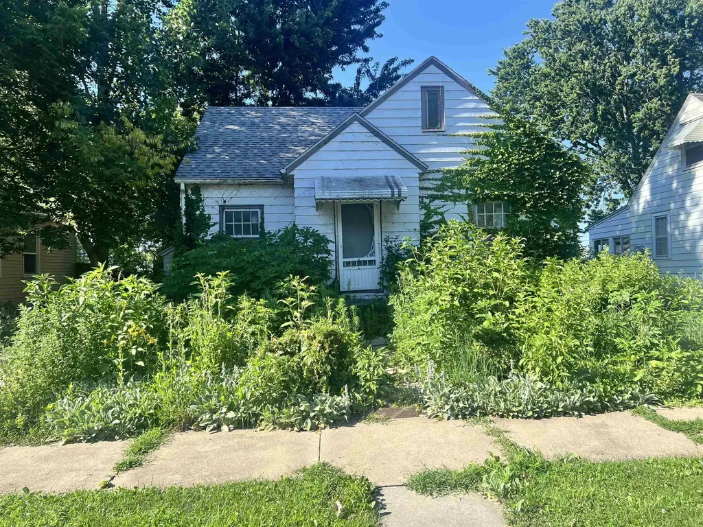 1433 Forest Avenue Waterloo IA 50702
