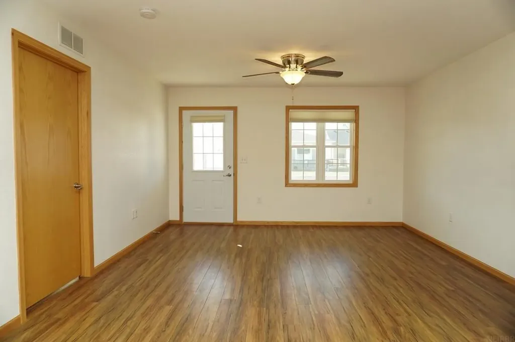 815 Parkside Lane Charles City IA 50616